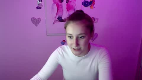 Snapshot of kamilla_love_ chatting on September 19, 2:38 pm kamilla_love_ online show from September 19, 2:38 pm
