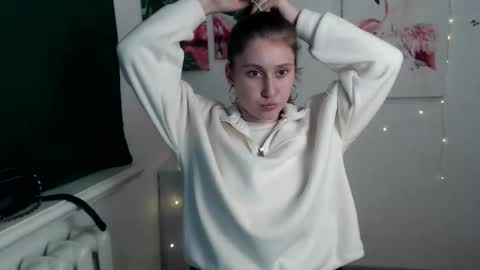 Snapshot of kamilla_love_ chatting on October 15, 1:57 pm kamilla_love_ online show from October 15, 1:57 pm