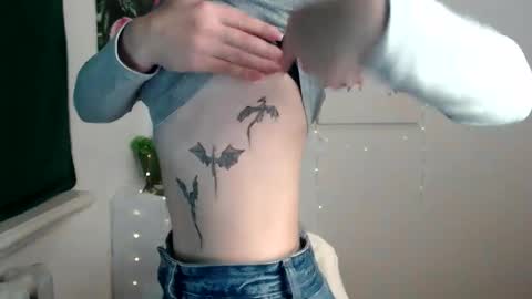 Snapshot of kamilla_love_ chatting on October 7, 12:42 pm kamilla_love_ online show from October 7, 12:42 pm