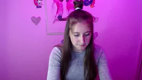 Snapshot of kamilla_love_ chatting on September 24, 4:50 pm kamilla_love_ online show from September 24, 4:50 pm