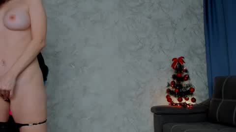 Emma online show from December 4, 2:09 am