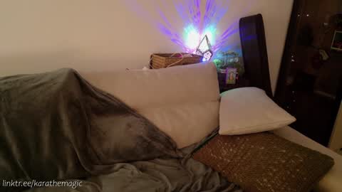 Snapshot of karathemagic chatting on February 7, 8:55 am I am here around 5am GMT karathemagic online show from February 7, 8:55 am