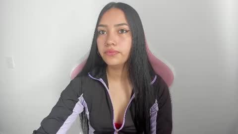 karely_sweet_ online show from June 29, 2:28 pm