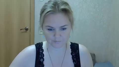 Snapshot of karennelsonx chatting on October 24, 11:06 am karennelsonx online show from October 24, 11:06 am