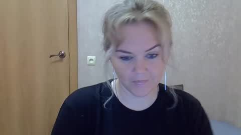 Snapshot of karennelsonx chatting on September 18, 12:37 pm karennelsonx online show from September 18, 12:37 pm