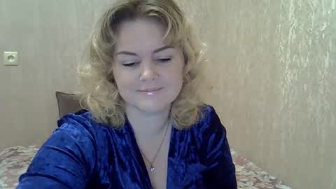 karennelsonx online show from December 19, 9:07 am