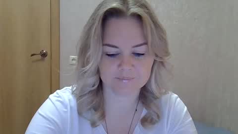 Snapshot of karennelsonx chatting on September 19, 2:05 pm karennelsonx online show from September 19, 2:05 pm