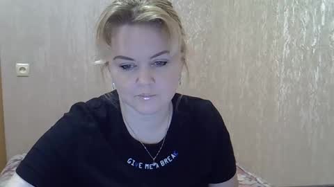 karennelsonx online show from January 18, 1:29 pm