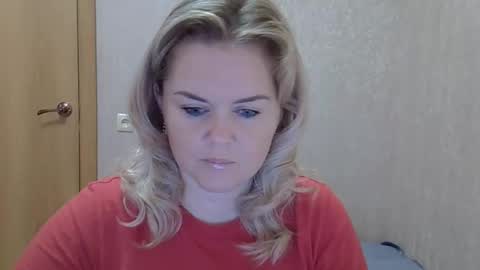 Snapshot of karennelsonx chatting on October 2, 11:37 am karennelsonx online show from October 2, 11:37 am