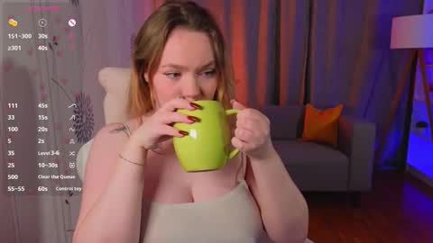 Snapshot of kari_lunna chatting on October 3, 3:22 am Karoline online show from October 3, 3:22 am