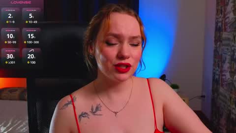 Snapshot of kari_lunna chatting on March 12, 4:41 am Karoline online show from March 12, 4:41 am