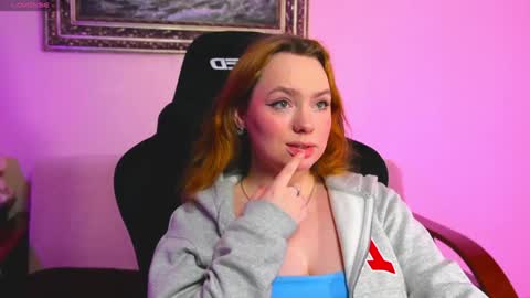 Snapshot of kari_lunna chatting on December 28, 3:15 am Karoline online show from December 28, 3:15 am