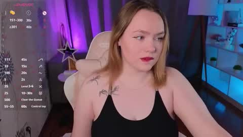 Snapshot of kari_lunna chatting on September 14, 4:43 am Karoline online show from September 14, 4:43 am