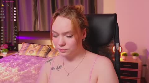 Snapshot of kari_lunna chatting on January 24, 3:22 am Karoline online show from January 24, 3:22 am