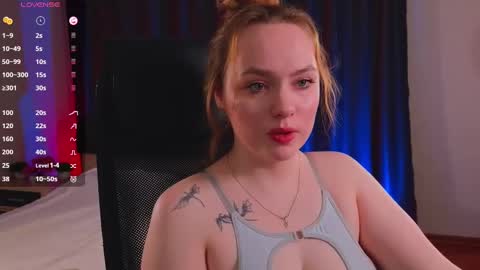 Snapshot of kari_lunna chatting on March 9, 3:54 am Karoline online show from March 9, 3:54 am