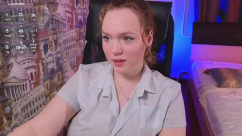 Snapshot of kari_lunna chatting on February 1, 3:41 am Karoline online show from February 1, 3:41 am