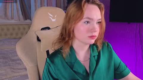 Snapshot of kari_lunna chatting on January 17, 3:12 am Karoline online show from January 17, 3:12 am