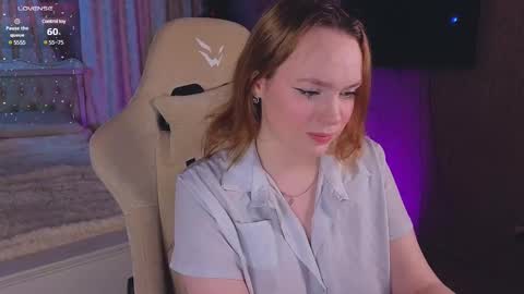 Snapshot of kari_lunna chatting on January 18, 3:31 am Karoline online show from January 18, 3:31 am