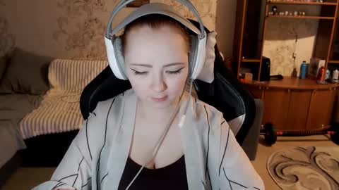 Lisa Backler online show from September 22, 4:38 pm