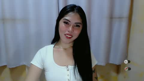 I AM BELLE online show from December 13, 2:38 pm