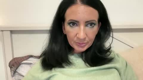 Snapshot of karinablair chatting on December 29, 1:02 am Karina online show from December 29, 1:02 am