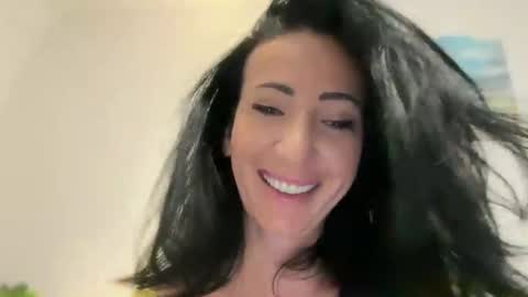 Snapshot of karinablair chatting on December 25, 6:20 am Karina online show from December 25, 6:20 am