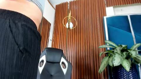 Snapshot of karinasanchezz chatting on October 23, 12:00 pm karinasanchezz online show from October 23, 12:00 pm