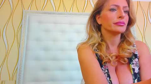 Snapshot of karissia_ chatting on September 29, 7:02 am KARISSIA online show from September 29, 7:02 am