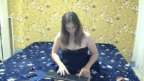 Snapshot of karla318103 chatting on October 20, 4:26 am Karla online show from October 20, 4:26 am