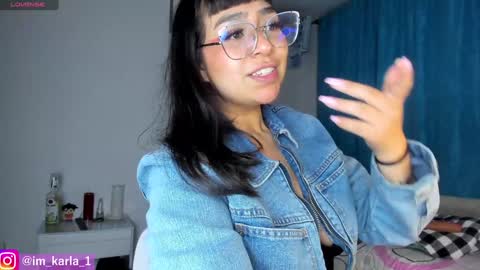 Snapshot of karla__1 chatting on January 1, 4:18 am Ill be on at sunday see u Lynn Could u help me to reach 100 Thmbs upp plssss Independent girl 3 online show from January 1, 4:18 am
