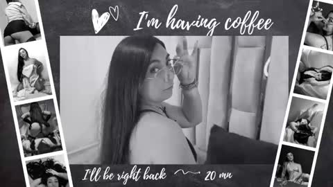 Snapshot of karla_hernandez chatting on September 18, 11:31 am Karla  online show from September 18, 11:31 am