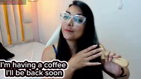 Snapshot of karla_hernandez chatting on March 6, 10:52 am Karla  online show from March 6, 10:52 am