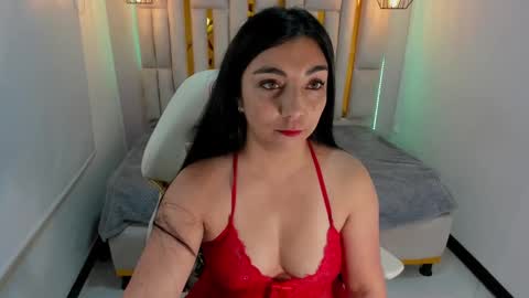 Snapshot of karla_hernandez chatting on February 27, 10:59 am Karla  online show from February 27, 10:59 am