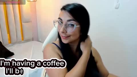 Snapshot of karla_hernandez chatting on February 12, 10:56 am Karla  online show from February 12, 10:56 am