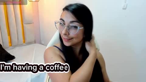 Snapshot of karla_hernandez chatting on March 10, 10:50 am Karla  online show from March 10, 10:50 am