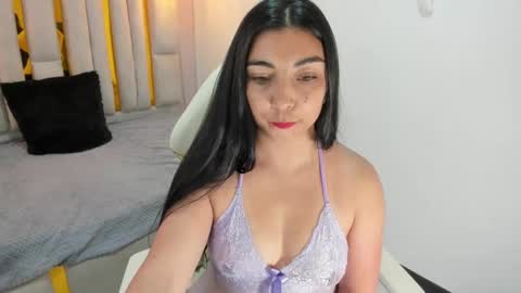 Snapshot of karla_hernandez chatting on January 23, 11:04 am Karla  online show from January 23, 11:04 am