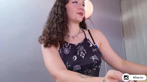 Snapshot of karla_project chatting on February 1, 9:40 pm Goddess Karla online show from February 1, 9:40 pm