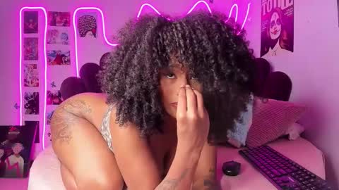 Snapshot of karla_ricochett chatting on October 26, 5:36 am karen online show from October 26, 5:36 am