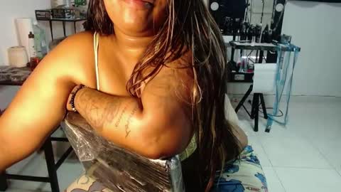 Snapshot of karlaluann chatting on October 10, 3:50 pm karlaluann online show from October 10, 3:50 pm