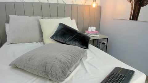 Snapshot of karlla_brown chatting on October 3, 4:56 pm karlla_brown online show from October 3, 4:56 pm