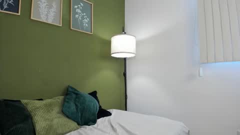 Karlye online show from September 17, 12:14 pm