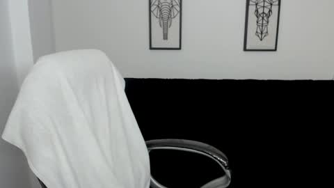 Snapshot of karlye_hot chatting on March 9, 12:53 am KARLYE online show from March 9, 12:53 am