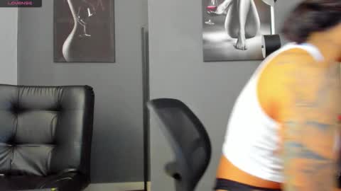 Snapshot of karlyjons_ chatting on September 17, 6:06 pm online show from September 17, 6:06 pm