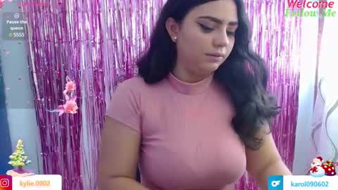Snapshot of karol_09 chatting on December 19, 11:29 am karol 09 online show from December 19, 11:29 am
