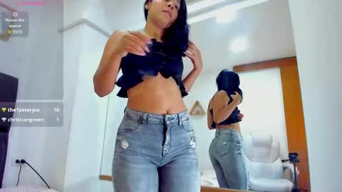 Snapshot of karol_bustamante chatting on October 9, 12:31 pm Karol online show from October 9, 12:31 pm