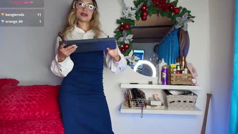 Snapshot of karol_goode chatting on December 14, 4:01 am karol_goode online show from December 14, 4:01 am