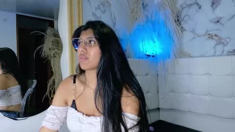 karol_lorenss online show from October 5, 3:44 am