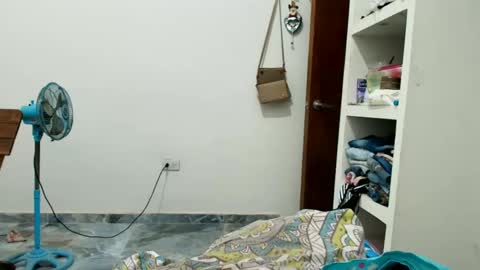 Snapshot of karol_naughty chatting on February 19, 11:06 am online show from February 19, 11:06 am