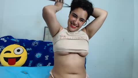 Snapshot of karol_naughty chatting on February 3, 2:36 am online show from February 3, 2:36 am