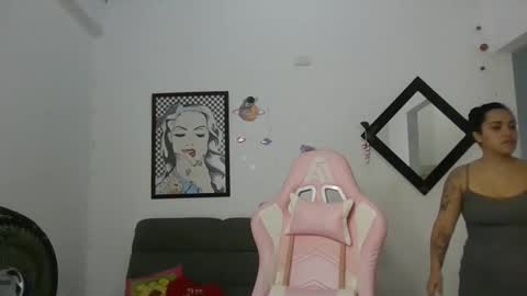 Snapshot of karol_naughty chatting on December 26, 11:21 am online show from December 26, 11:21 am